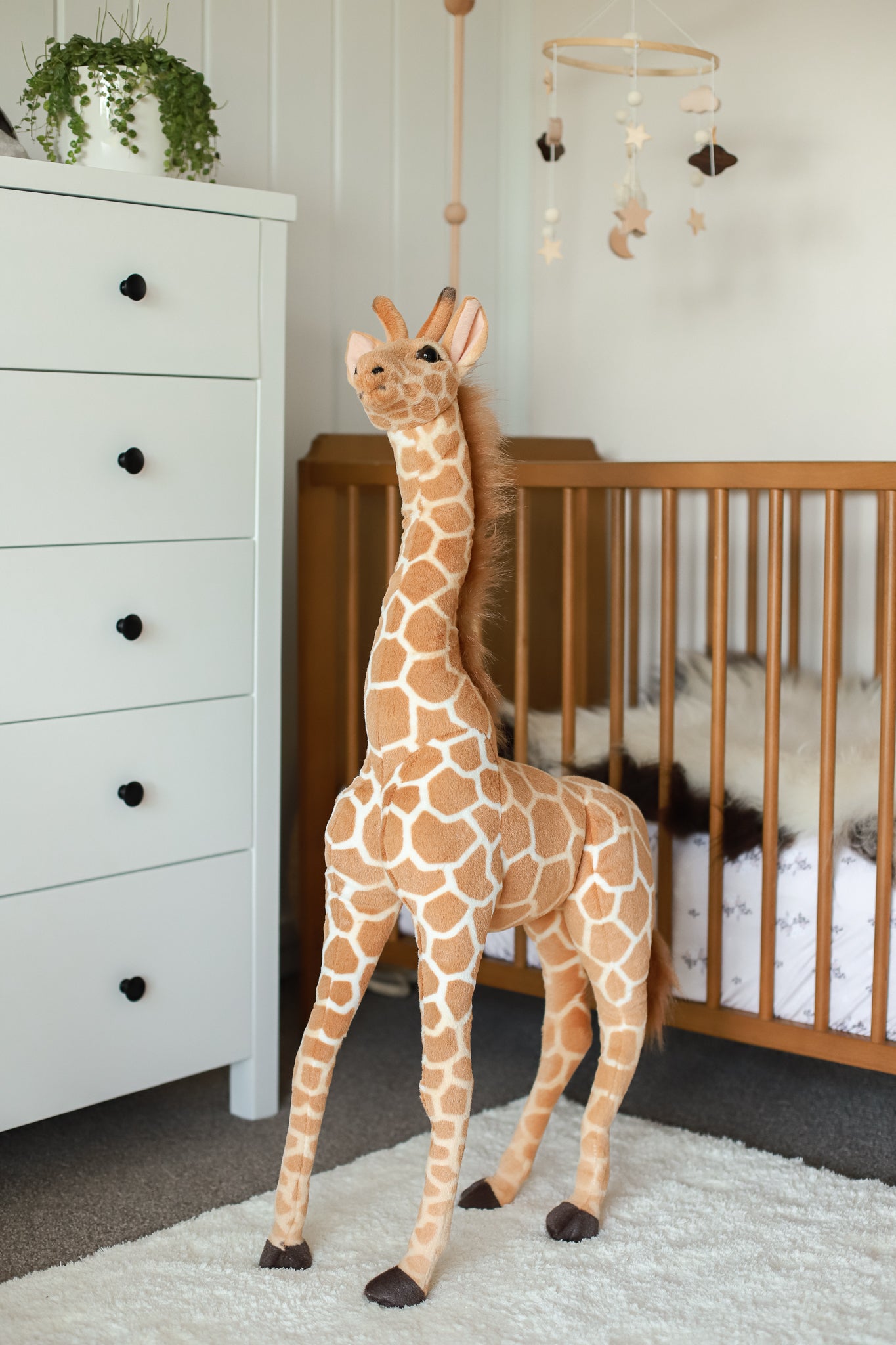 Big giraffe plush online